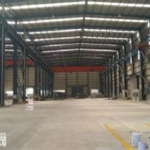 1萬平米鋼結(jié)構(gòu)廠房出租，有行車、場(chǎng)地（可分割）