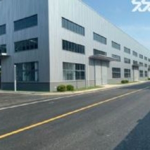 崇川市中心14000平單層倉庫出租，園區(qū)環(huán)境好，歡迎來電咨詢