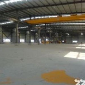 低價(jià)，交通方便，大面積廠房出租